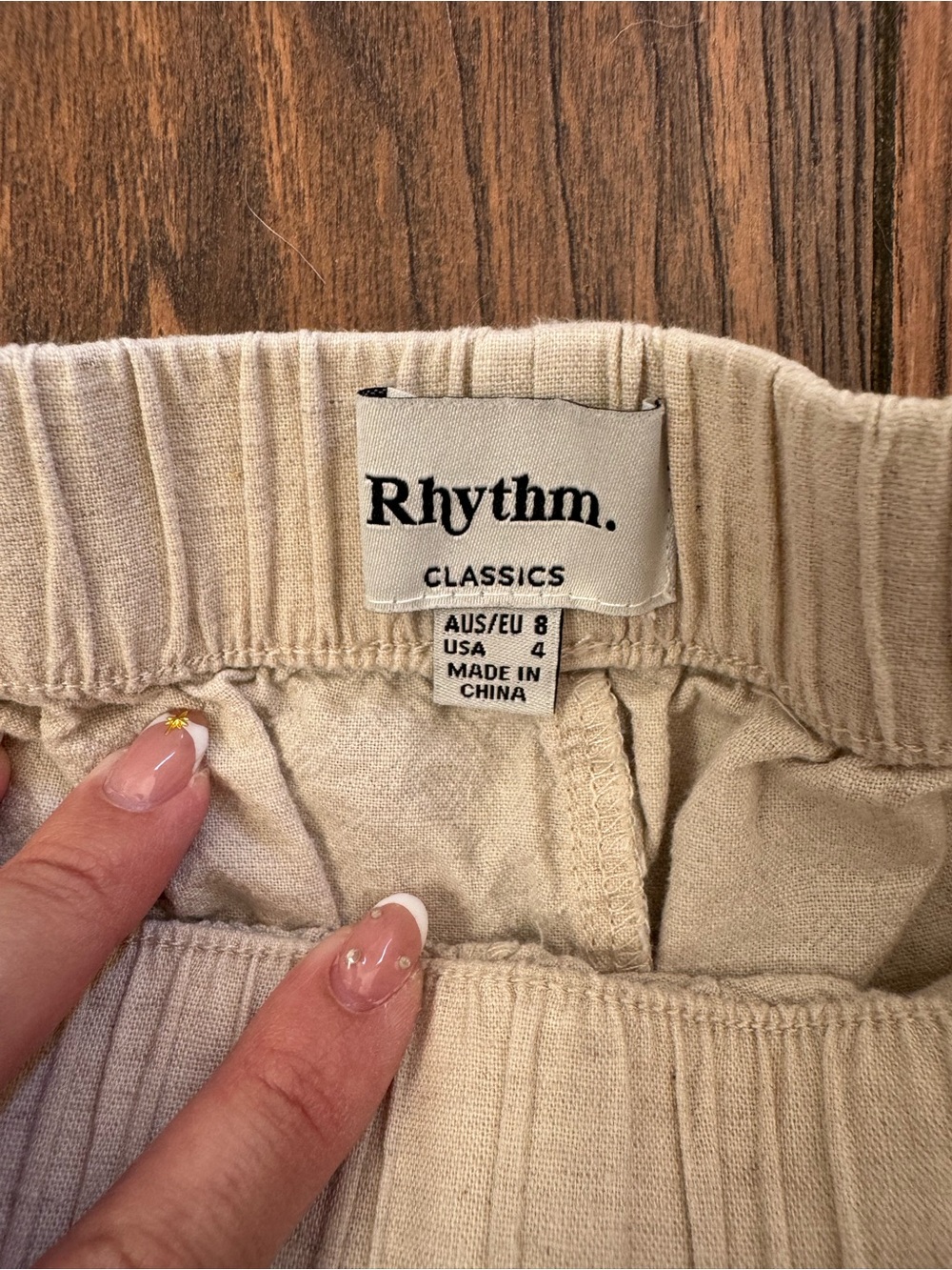 Rhythm - Cream Linen Shorts - Size 4 - Picture 4 of 5
